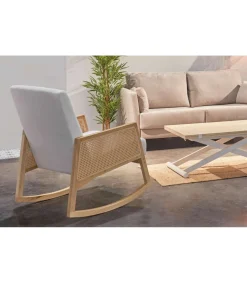Butaca mecedora Julia microfibra crema / rattan / madera, 65cm(ancho) 98 cm(altura) 82 cm(fondo)