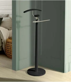 Galan 338 cromo satinado lacado en negro. 112 cm(alto), 46 cm(ancho), 34 cm(fondo)