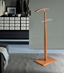 Galan 303 herraje cromo satinado y madera color cerezo. 114 cm (alto), 48 cm (ancho), 28 cm(fondo).