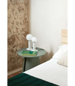Mesa auxiliar de rincón modelo Cep acabado verde, 50cm(ancho) 50.1cm(alto) 50cm (largo)