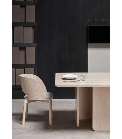 Mesa cuadrada para cocina o comedor modelo Arq acabado roble claro, 137cm(ancho) 75cm(alto) 137cm(largo)