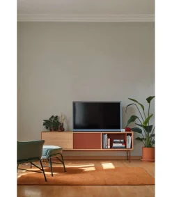 Mueble televisión modelo Yoko 1 puerta 2 cajones acabado roble/teja, 40cm(ancho) 58cm(alto) 180cm (largo)