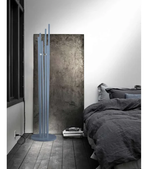 Perchero moderno mod. 471 acabado lacado en azul, 182 cm(alto)34 cm(ancho)34 cm(largo)