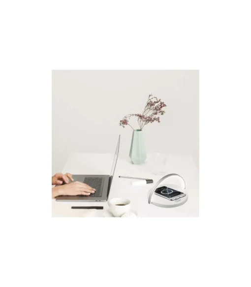 Sobremesa con cargador modelo Luxo acabado blanco 10cm(alto) 20 cm(ancho) 20 cm (fondo)